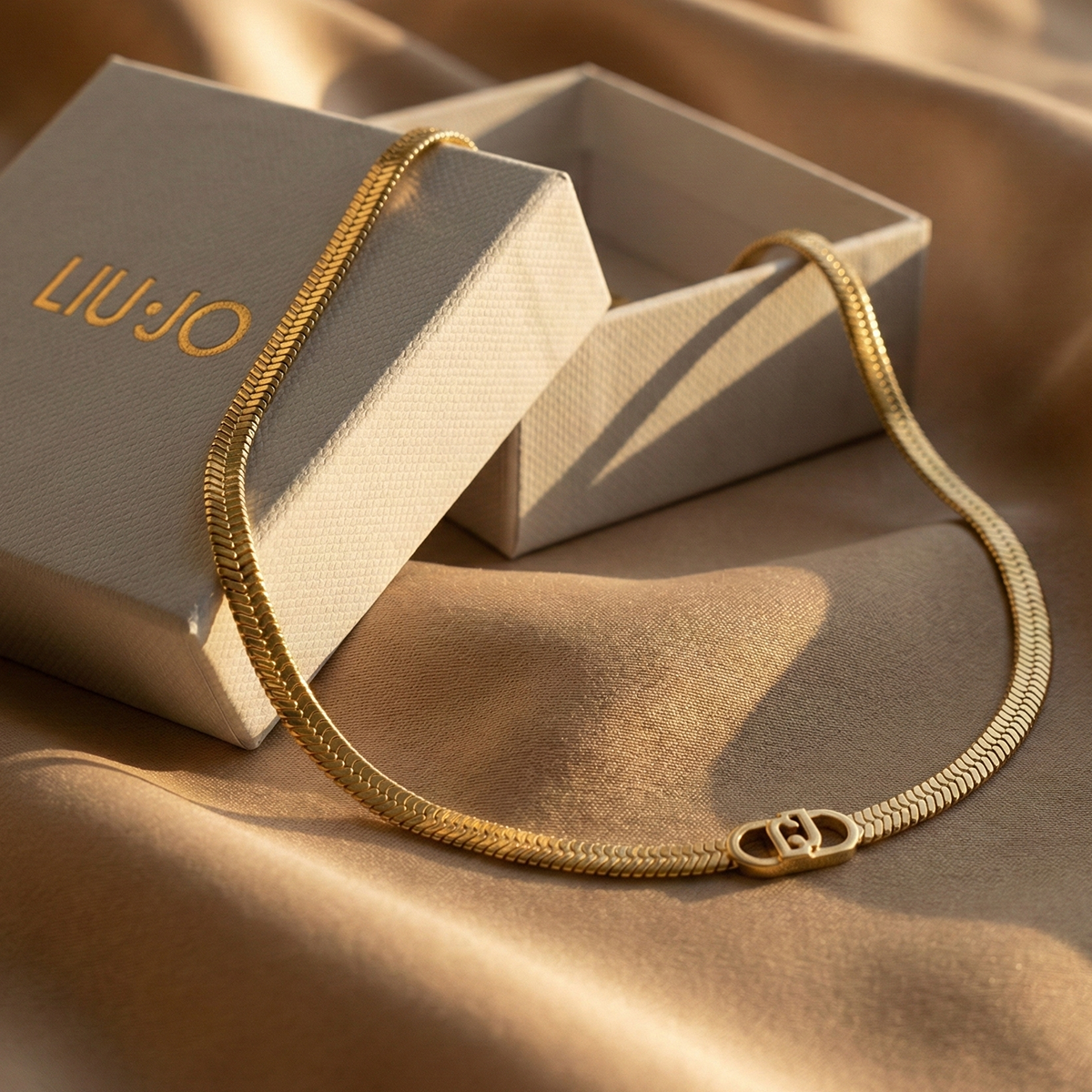 Liu Jo Veil Gold Necklace - LJ3067