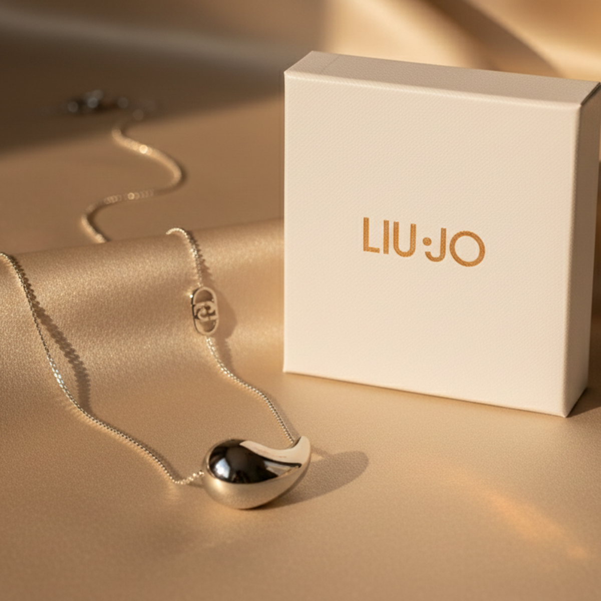 Liu Jo Dust XS Silver Necklace - LJ2797